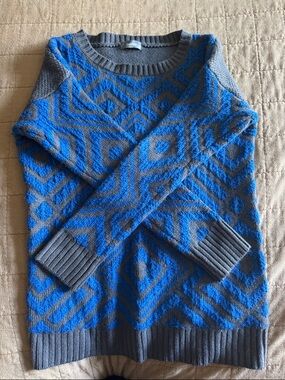 Neiman Marcus Geometric knit Charcoal and blue sweater